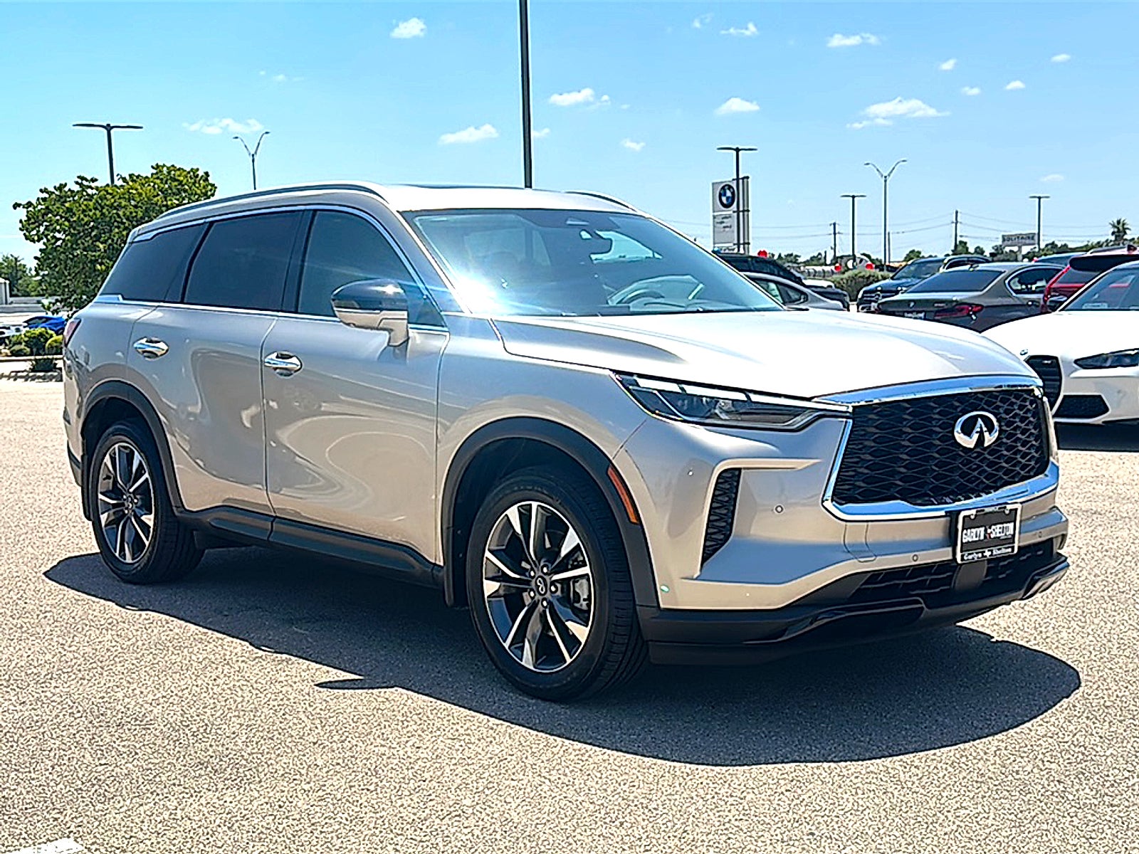 2023 INFINITI QX60 LUXE