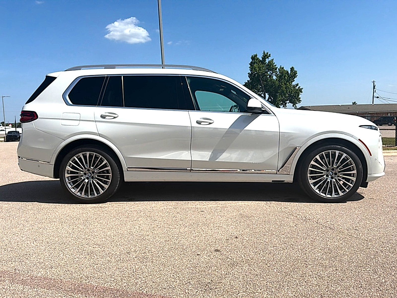 2023 BMW X7 xDrive40i