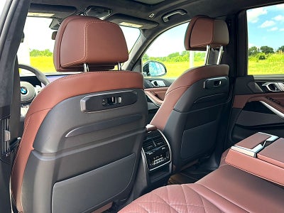 2027 BMW X7 xDrive40i