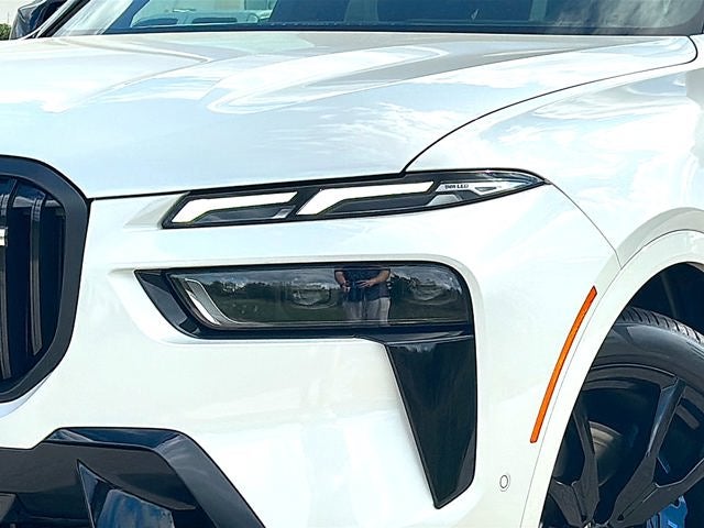 2027 BMW X7 M60i