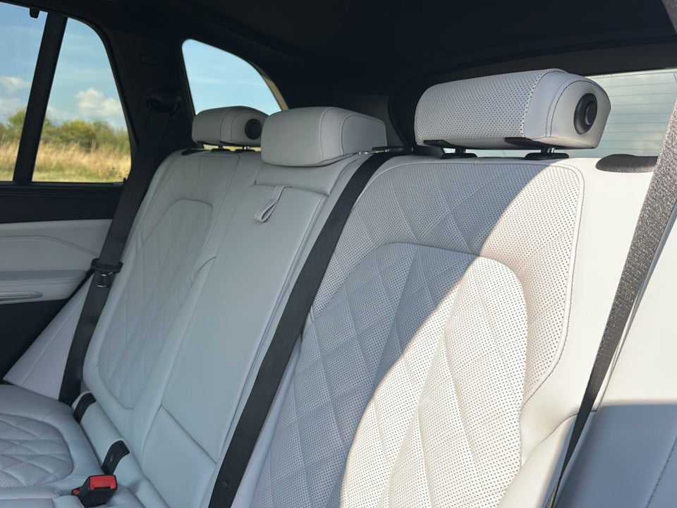 2026 BMW X5 M60i
