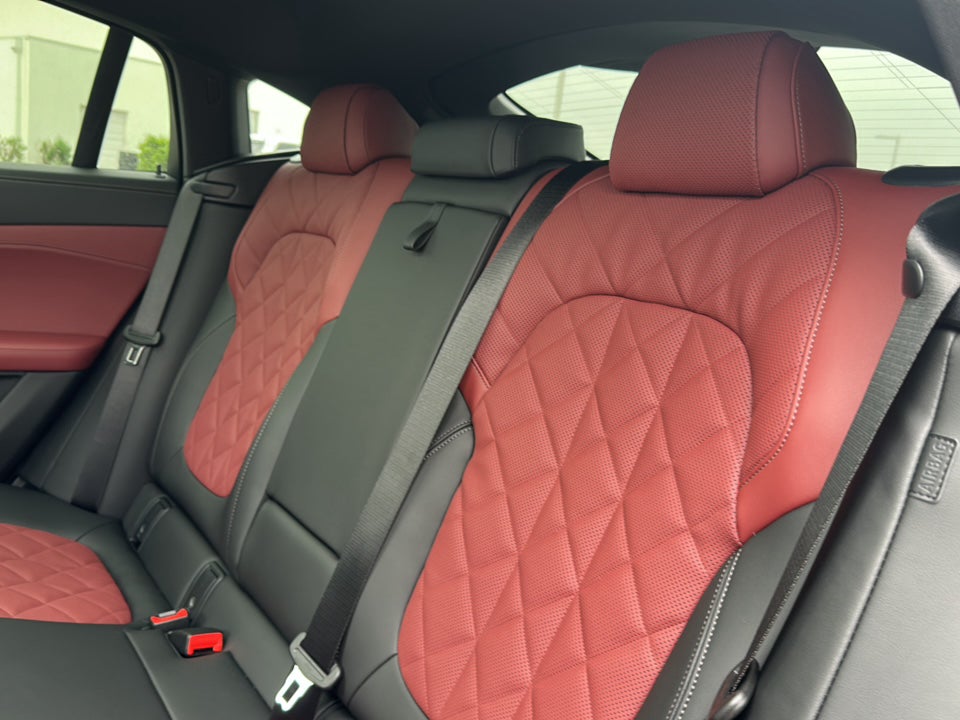 2027 BMW X6 xDrive40i