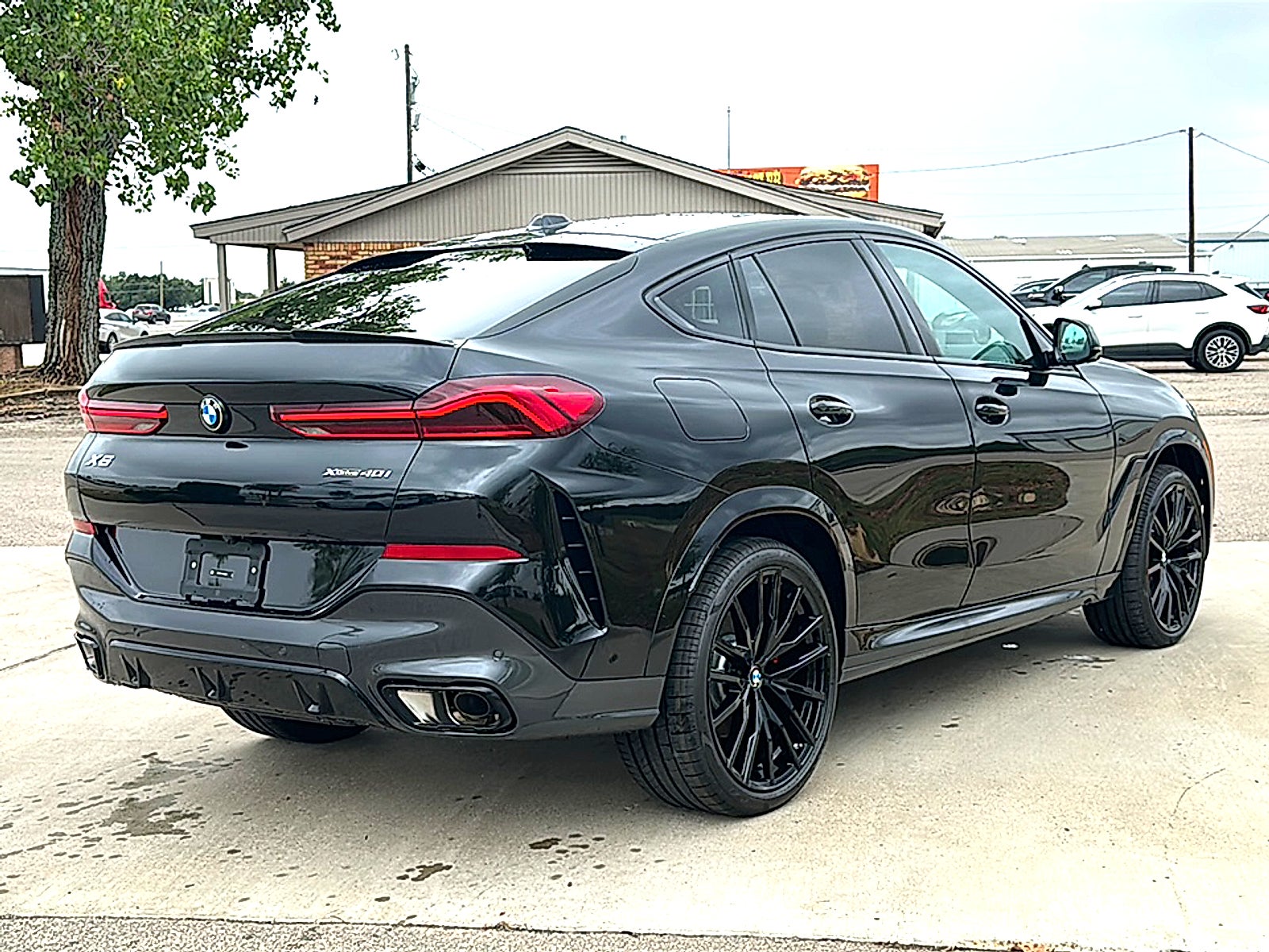 2027 BMW X6 xDrive40i