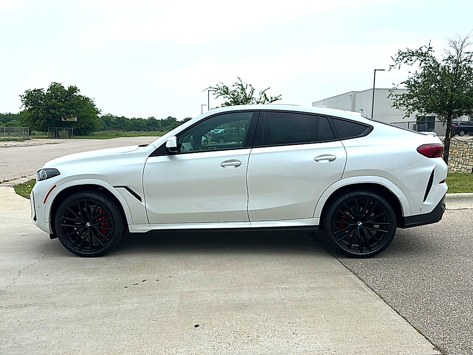 2027 BMW X6 xDrive40i