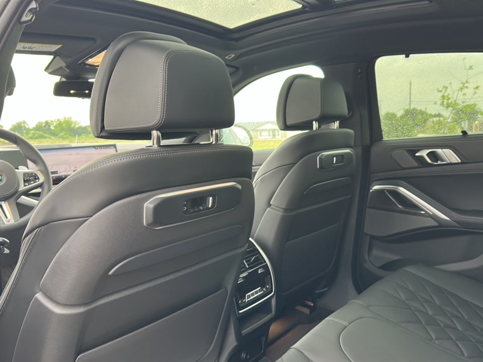 2027 BMW X6 M60i