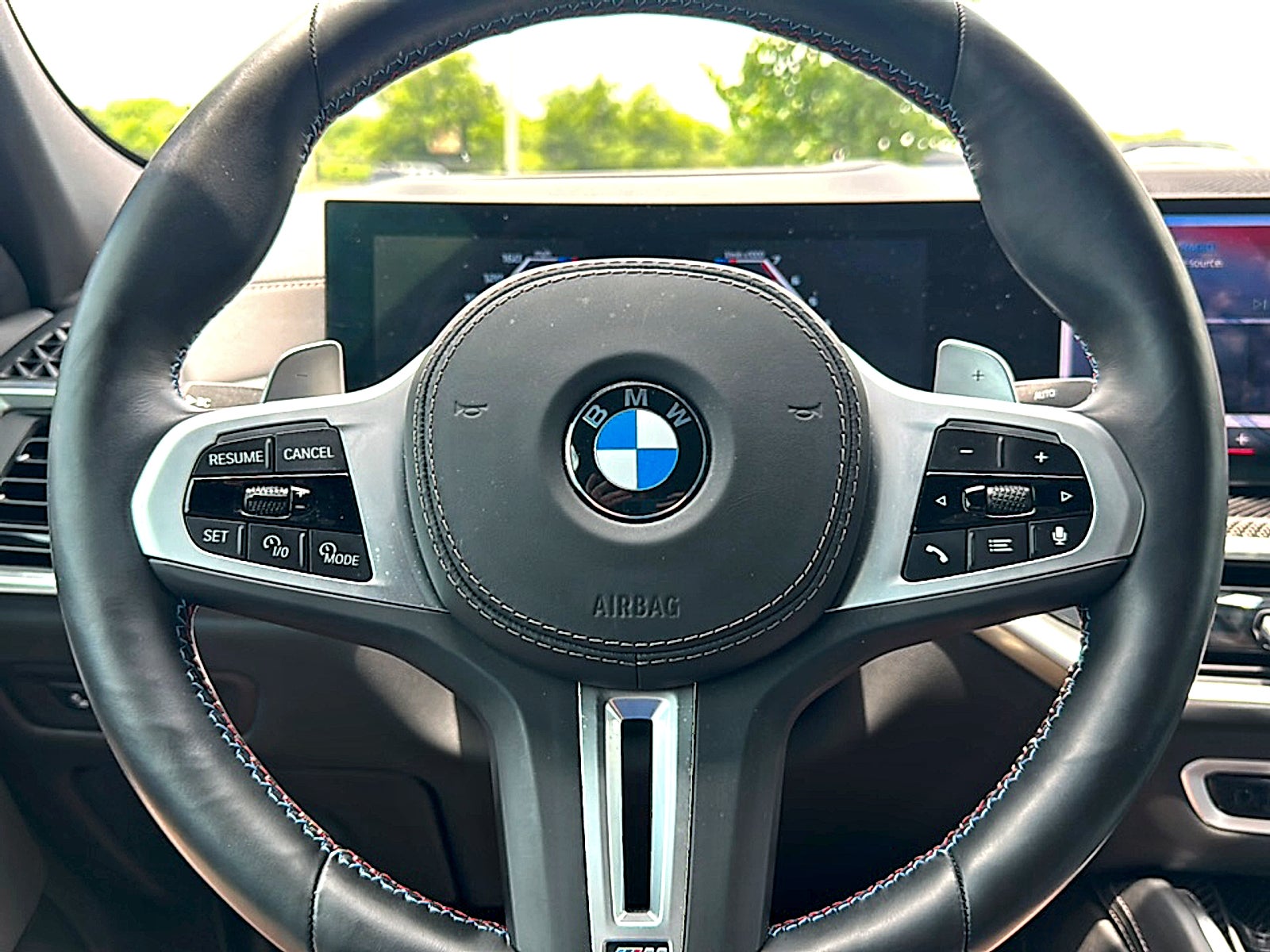 2025 BMW X6 M60i