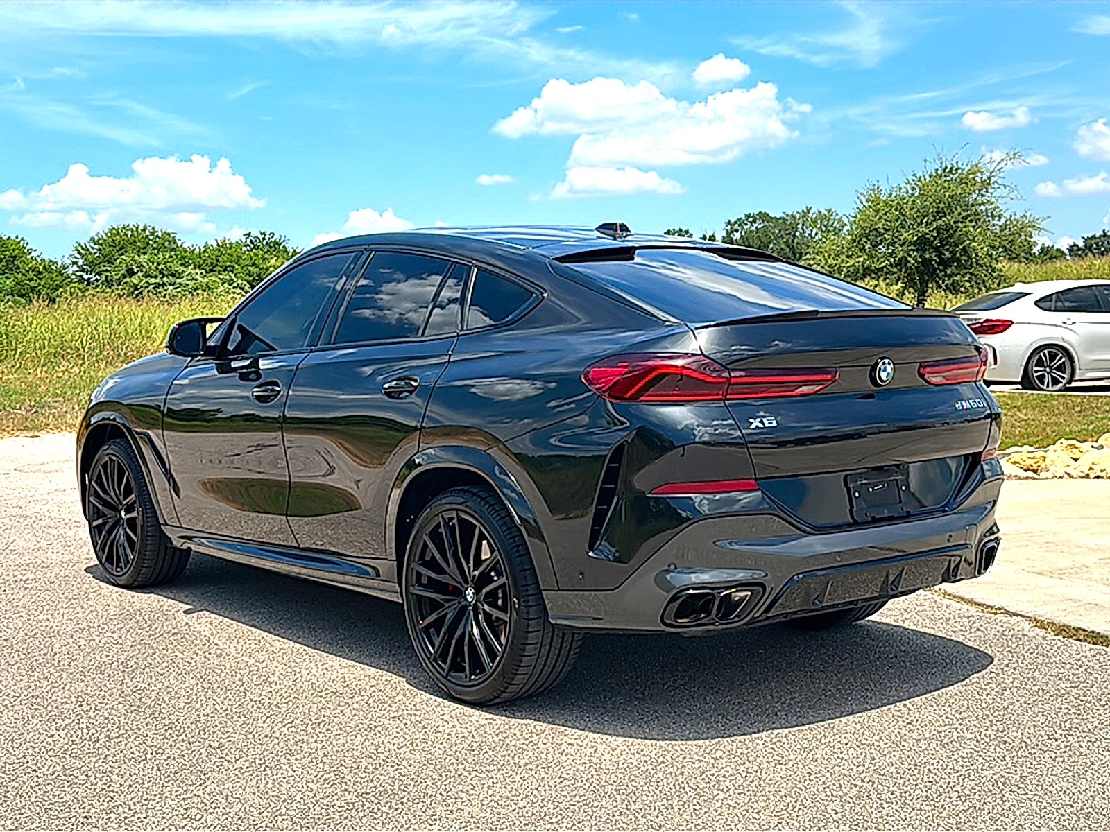 2026 BMW X6 M60i