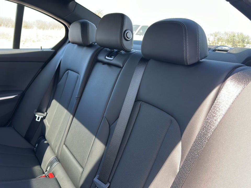 2026 BMW 3 Series 330i