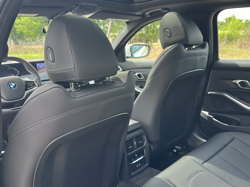 2026 BMW 3 Series 330i