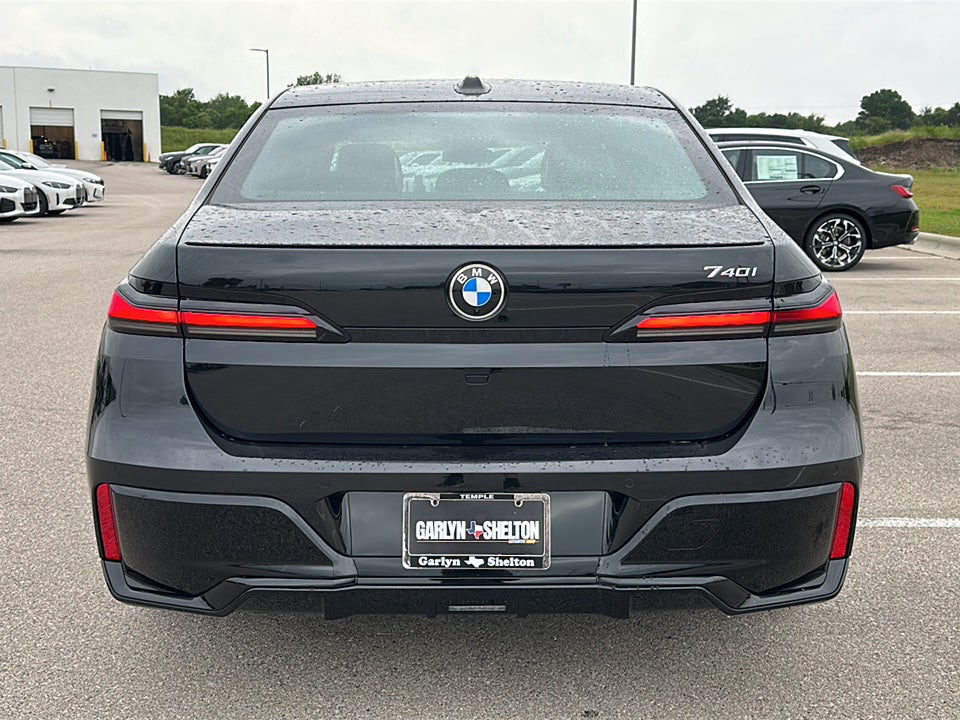 2026 BMW 7 Series 740i