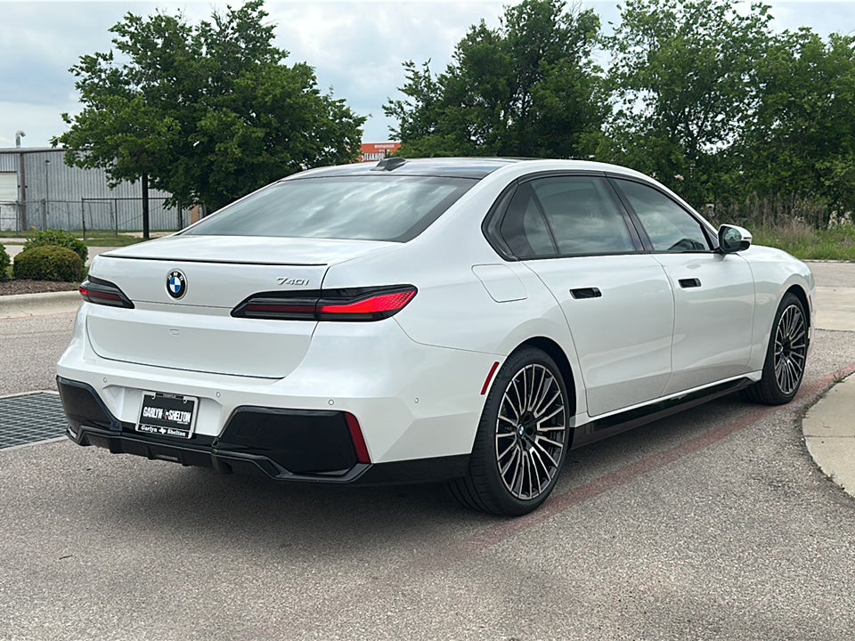 2026 BMW 7 Series 740i