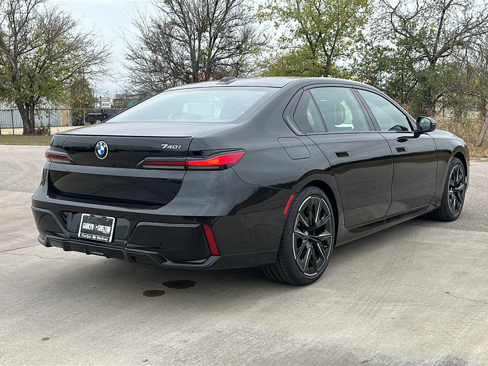 2026 BMW 7 Series 740i