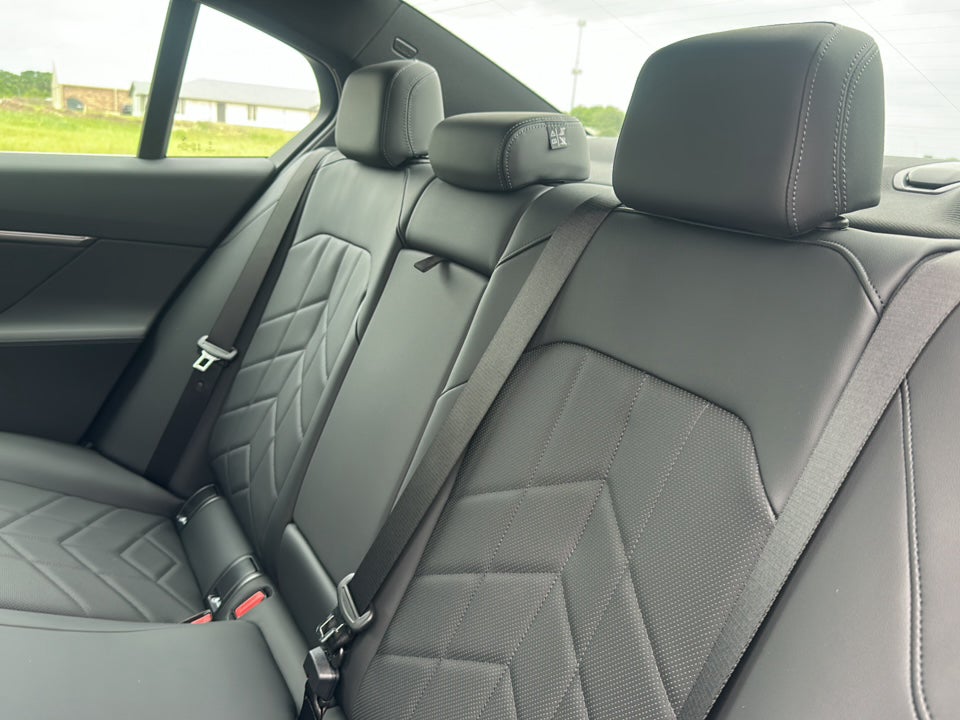 2026 BMW 5 Series 530i