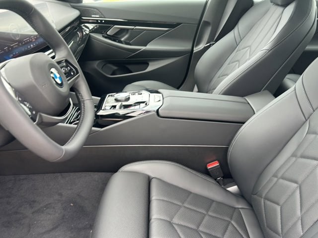 2026 BMW 5 Series 530i