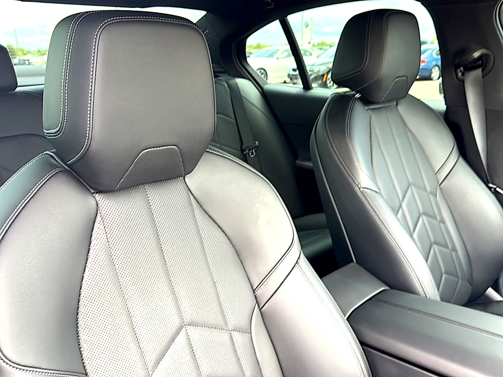 2025 BMW 5 Series 530i