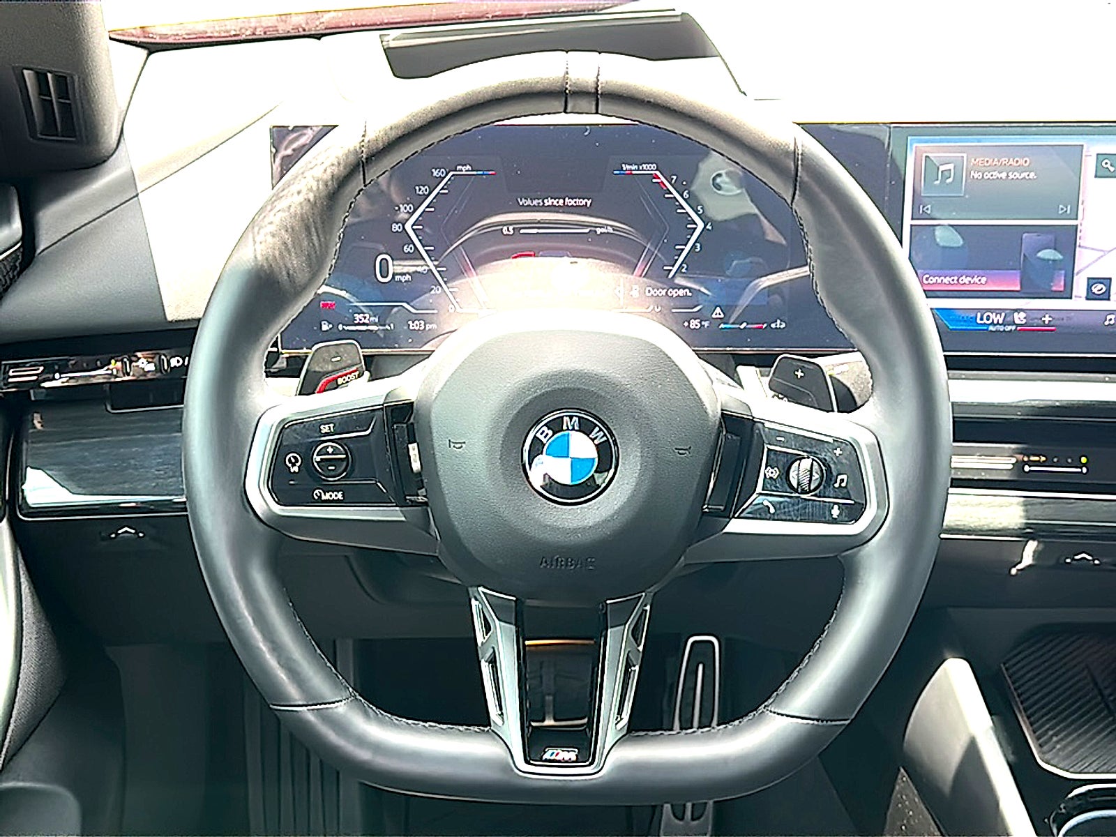 2025 BMW 5 Series 530i