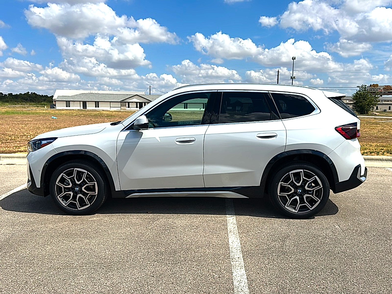 2027 BMW X1 xDrive28i