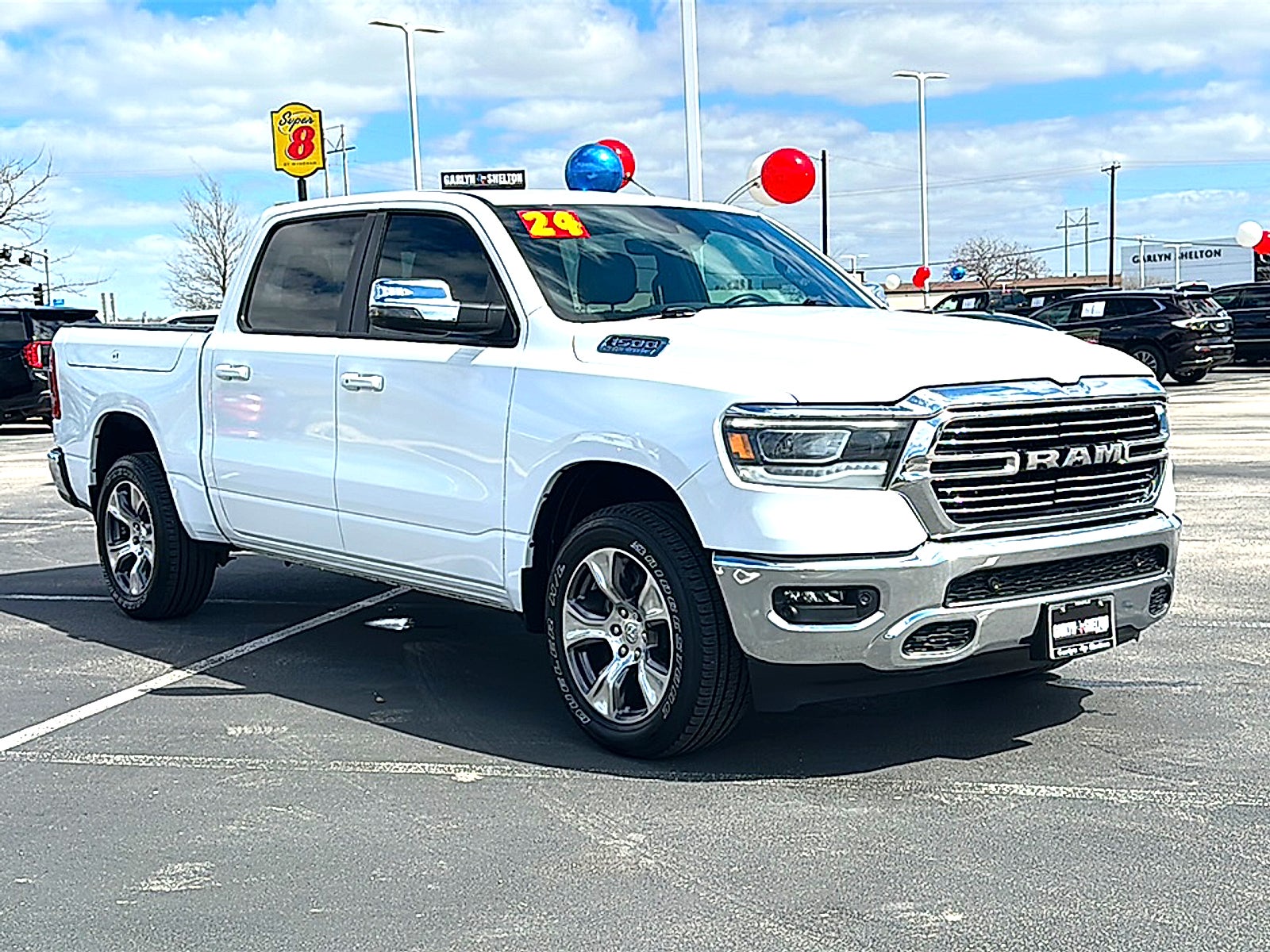2024 RAM 1500 Laramie Crew Cab 4x4 5'7" Box